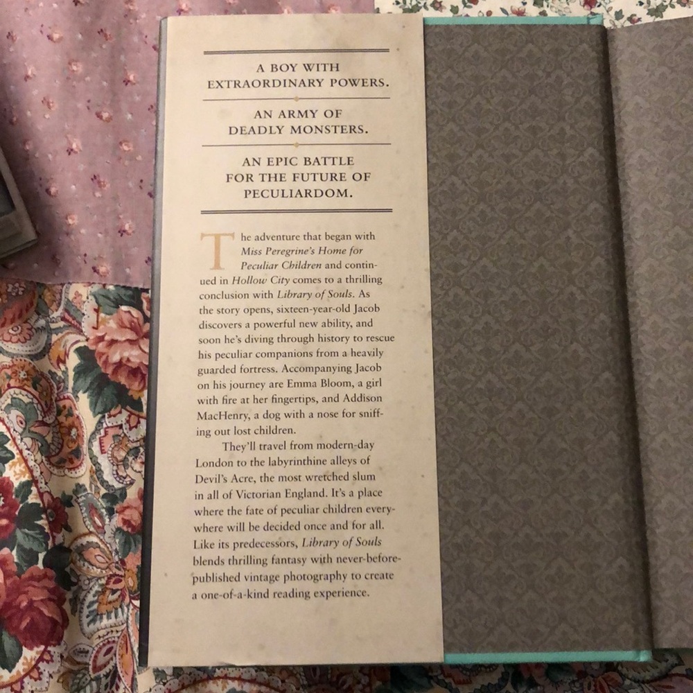 Library of Souls by Ransom Riggs - Picture 2 of 4